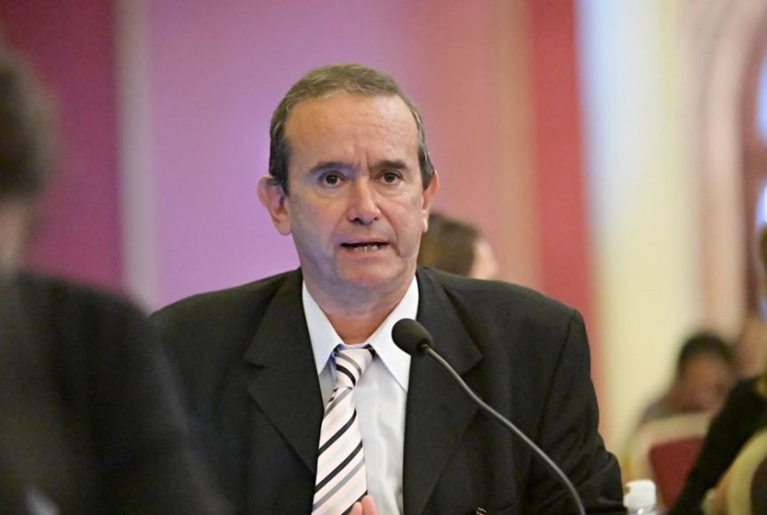 Apoyos, críticas y silencios por las listas en la Provincia