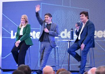 Kicillof: “Seguimos sumando fuerza para frenar el ajuste de Milei”