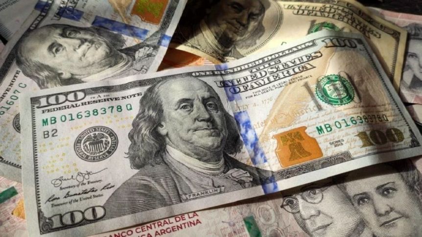 Fuerte suba del dólar oficial: llegó a $1.380 y cotiza más que el blue