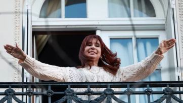 CFK criticó con dureza a Milei: “Te van a sacar con un chaleco de fuerza de la Rosada”
