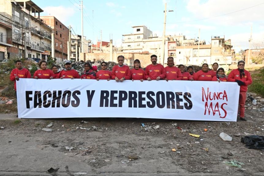 “Fachos y represores nunca más”: el FIT reversionó el polémico cartel libertario
