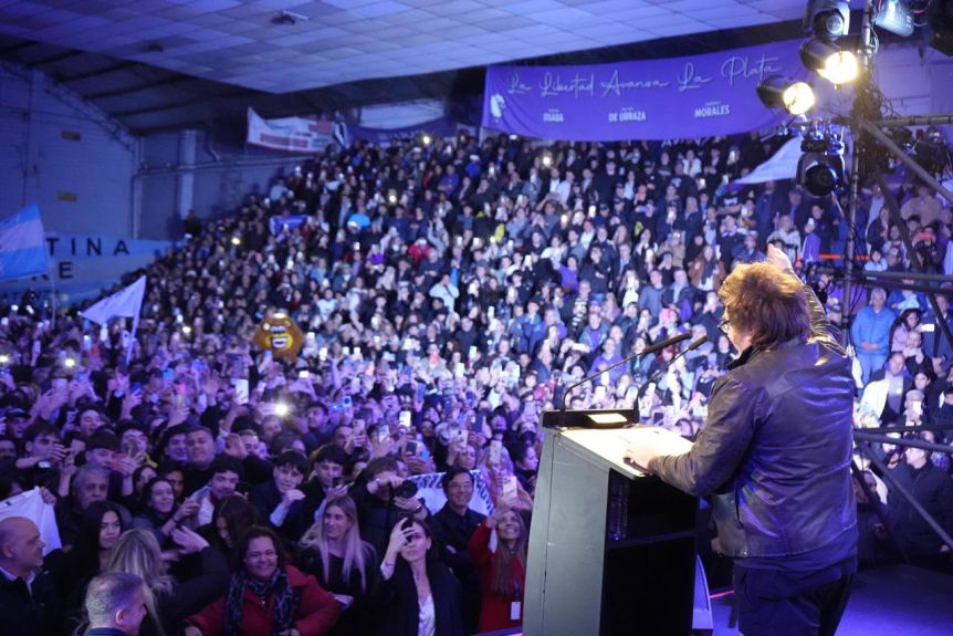 Milei vuelve a pisar el Conurbano con una caravana en distrito K