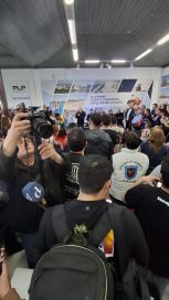 Kicillof también piensa en octubre: compartió un acto en Ensenada con Taiana