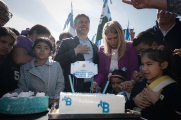 Recorrida, asado y arenga de Kicillof a los intendentes para el sprint final de la campaña