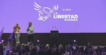 Milei defendió a Karina y fustigó al peronismo: “Están asustados y desesperados”