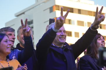Kicillof cerró la campaña de Fuerza Patria junto a Alak y pidió “un último esfuerzo”