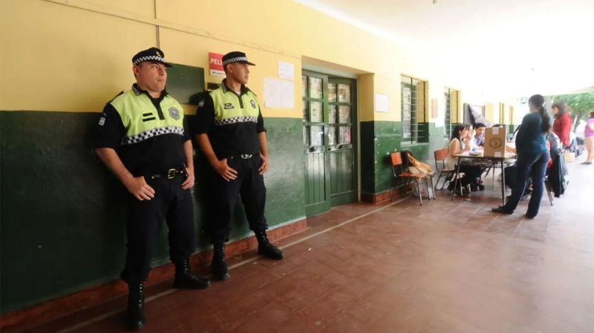 La Libertad Avanza presentó un amparo para que los policías puedan votar donde prestan servicio