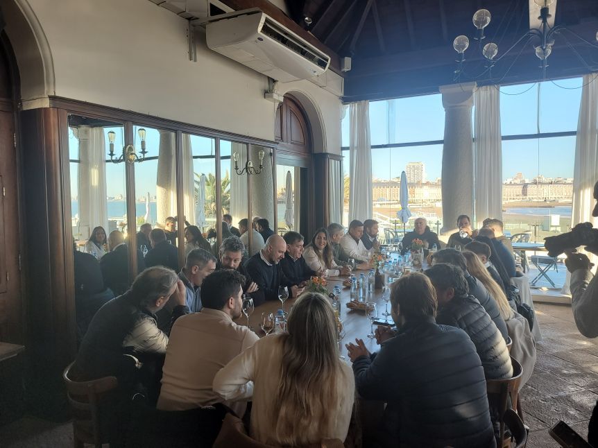 Con Montenegro al frente, los candidatos libertarios desayunaron en el Torreón