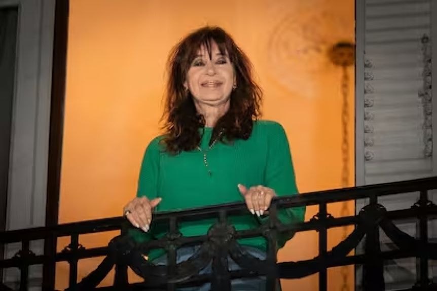Cristina celebró el triunfo de Fuerza Patria y cruzó a Milei: “Kirchnerismo más que nunca”