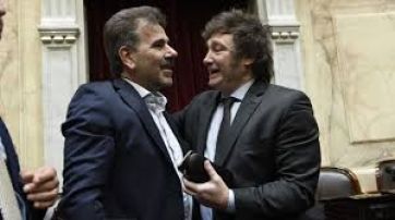 Tras la derrota, Milei reunió a dirigentes bonaerenses y sostendrá el rumbo económico