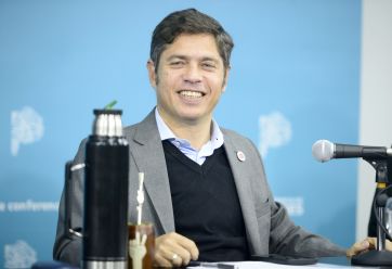 Kicillof retoma la agenda tras la paliza electoral mientras espera el llamado de Milei