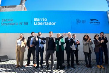 El Gobernador se mostró con Taiana en la inauguración de una escuela en San Martín