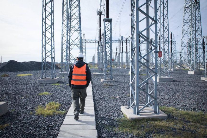 El Gobierno busca financiamiento privado para obras eléctricas clave