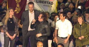Milei pidió a sus seguidores que “no aflojen” y que no crean en “operetas”