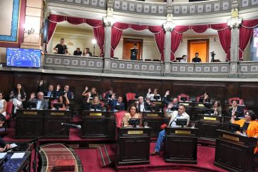 Entre la interna oficialista y las demandas opositoras tambalea el endeudamiento
