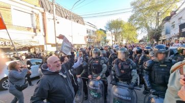 Manifestación en repudio a Milei en las calles marplatenses