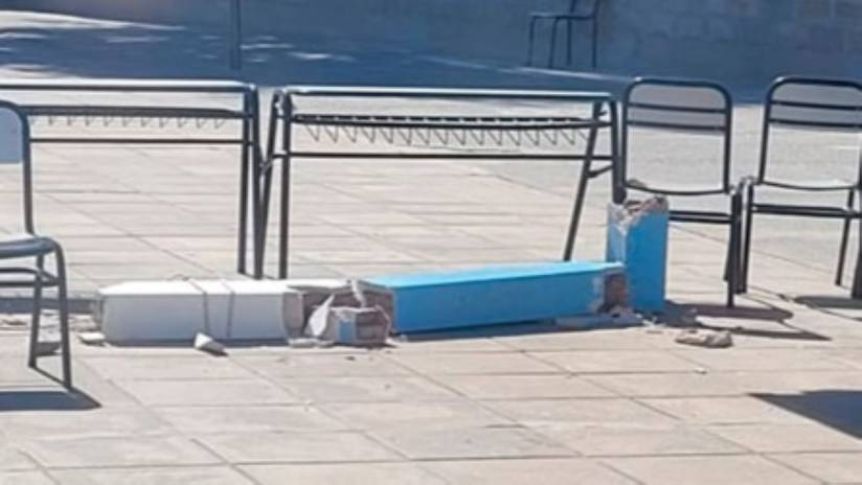 Abandono y desidia: una nena herida en una escuela de Villa Gesell