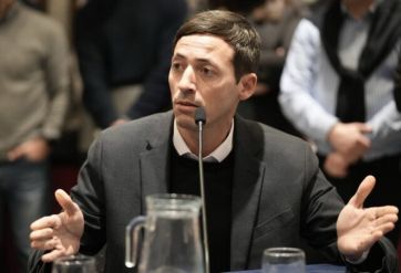 El celular no suena y la UCR mete presión a Axel Kicillof por el Presupuesto