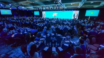 Los empresarios reclamaron una reforma laboral y Adorni les hizo un guiño
