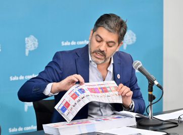 Con un tutorial en vivo, Bianco cruzó al Gobierno por el nuevo sistema electoral