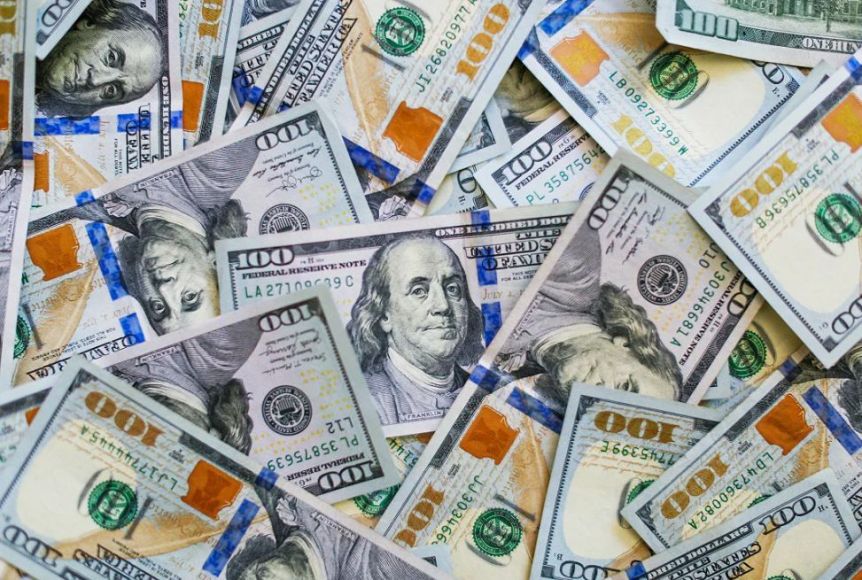 El dólar, sin techo: volvió a subir y cerró a $ 1515