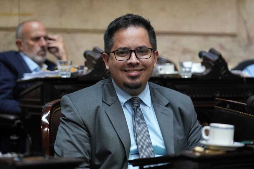 Otro diputado libertario en la mira: denuncian que desviaba sueldos de empleados