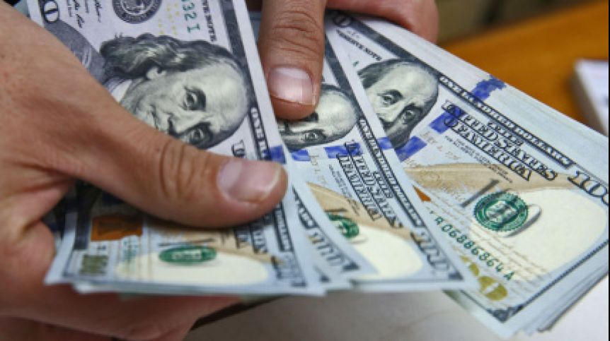 En la previa electoral, el dólar oficial subió a $1515