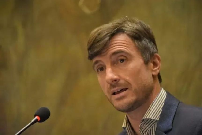 Un intendente salió a bancar a Kicillof por el desdoblamiento