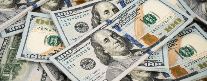 Tras el triunfo de Milei, el dólar baja pero mantiene tensiones en el mercado argentino
