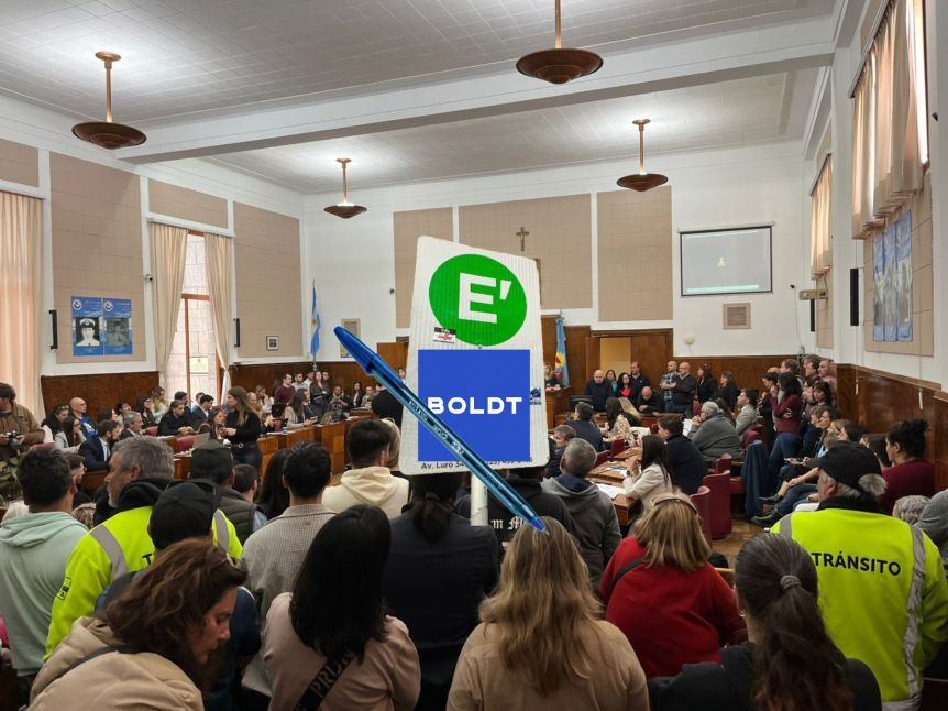 La “escribanía” entregó el medido a Boldt en medio de protestas y críticas por la privatización