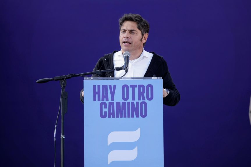 En medio del tiroteo con La Cámpora, Axel Kicillof reúne a su tropa de intendentes