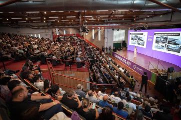 Antes de asumir en Diputados, Mayra presentó su plan bianual de gestión con un palo a Kicillof