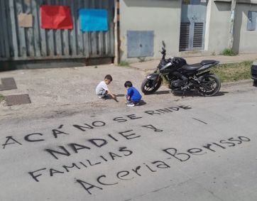 Conflicto en Acerías Berisso: protestan frente a la casa de uno de los dueños
