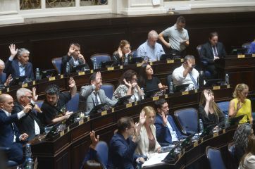 Un revoleo de cargos en el Bapro en busca de manos alzadas por el Endeudamiento