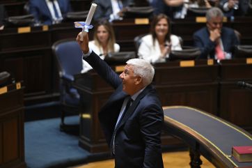 Sin votos en contra, Dichiara vuelve a la presidencia de Diputados