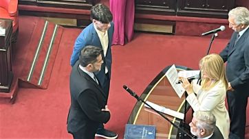 Ruido en el peronismo: sin elegir a las autoridades, juraron los nuevos senadores