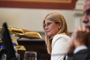 Ruido en el peronismo: sin elegir a las autoridades, juraron los nuevos senadores