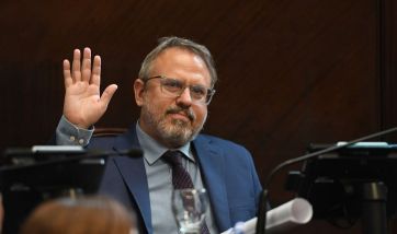 Valenzuela no ocupará su banca: irá a una nueva agencia nacional