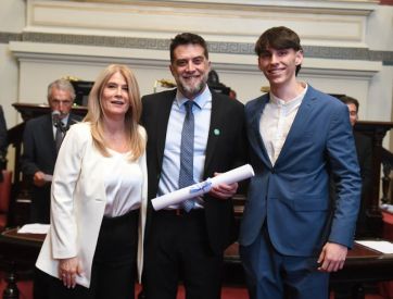 Ruido en el peronismo: sin elegir a las autoridades, juraron los nuevos senadores