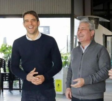 El angelicismo no saca los pies del plato amarillo...por ahora