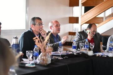 Hicieron cadena de oración y San Pablo escuchó: el vía crucis de los intendentes UCR