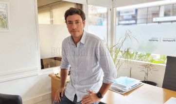 Colapsó la Ruta 11 entre Pinamar y Madariaga por un derrame cloacal y llueven las críticas a Ibarguren