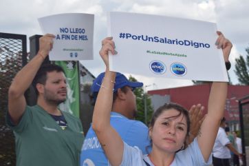 Paro y ruidazo contra los planes de privatización de hospitales nacionales en la Provincia