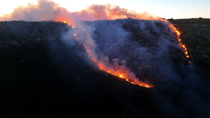 Un intendente fue a la Justicia por el incendio en las sierras