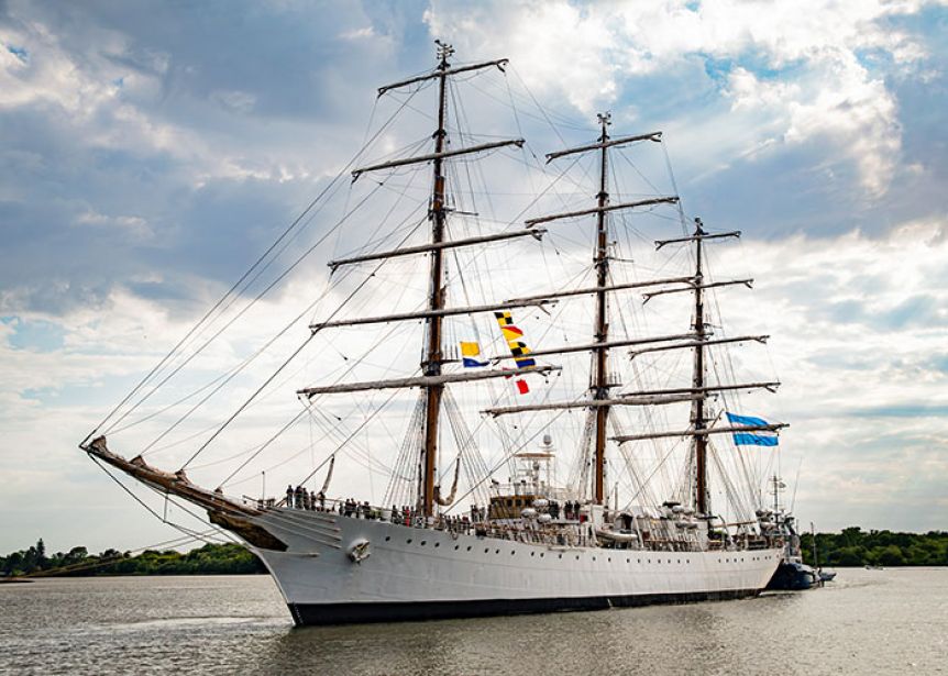 Visita de Lujo en PBA: la Fragata Libertad se encuentra en el Puerto La Plata