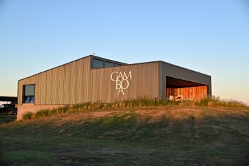 Luis Vivona participó de la inauguración de la nueva sede de Bodega Gamboa en General Madariaga