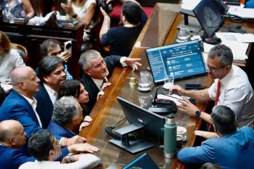 Sesión caliente por la reforma laboral: gritos, insultos y mociones cruzadas