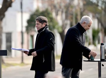 Kicillof entre revueltas internas, el peronismo sin manija y una gira pospuesta