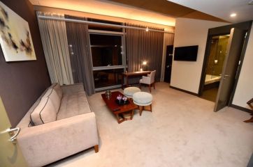 Denuncian presunta malversación de aportes médicos para financiar un lujoso hotel