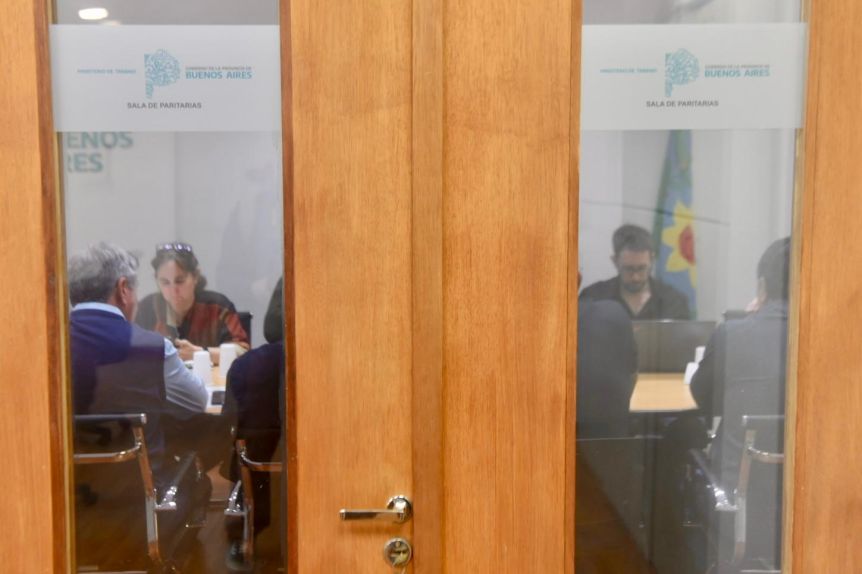 Luego de “la mejor oferta paritaria de la Argentina”, estatales discuten con la Provincia el aumento del 3%